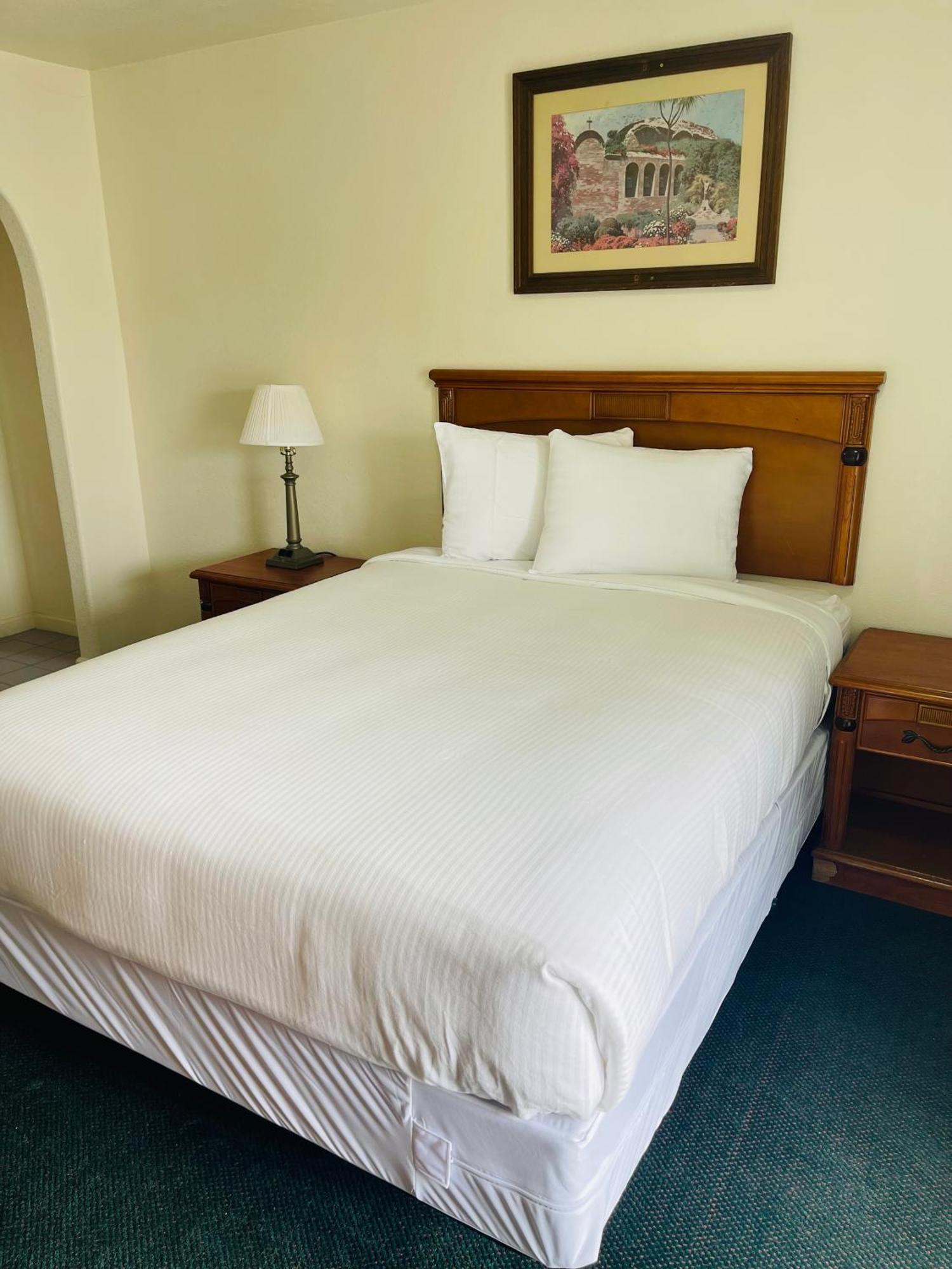 Deluxe Inn Hayward Extérieur photo